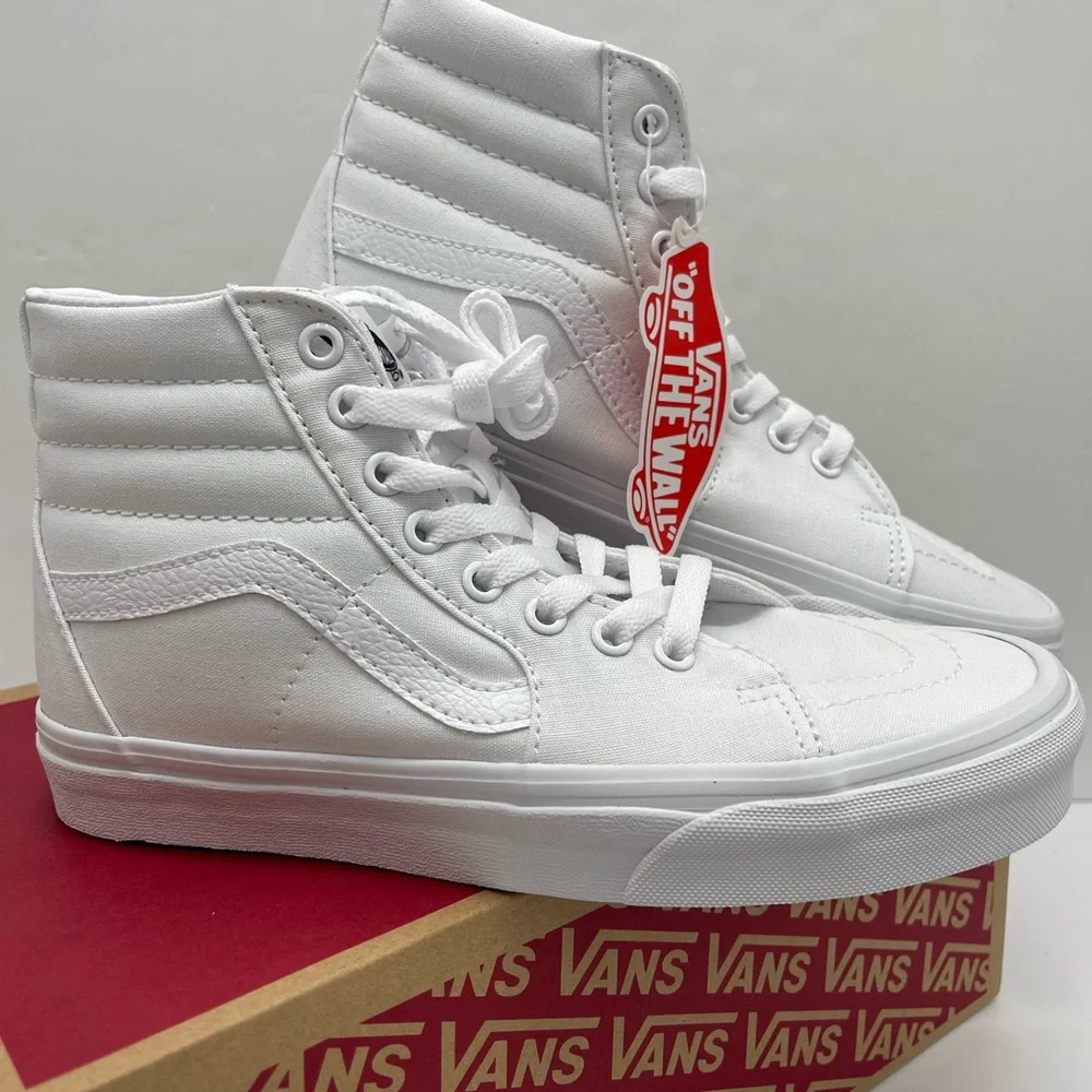 Vans Men’s Sk8-Hi Sneakers
True White
VN000D5IW00
Lifestyle, Original Icon, Canv - Picture 8 of 16